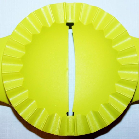 Tupperware Pie Press Empanada Pastry Dough Dumpling Pierogi Maker Set of 2 - Picture 2 of 2